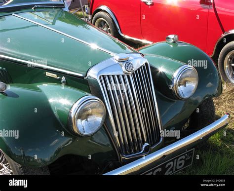 Classic british racing green hi-res stock photography and images - Alamy