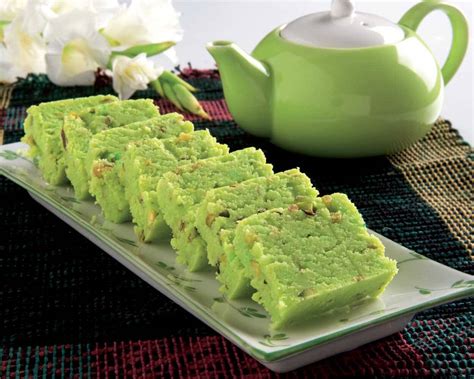 पिस्ता बर्फ़ी