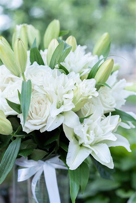 NYC White Rose & Lily Bouquet | Premium NYC Florist Delivery