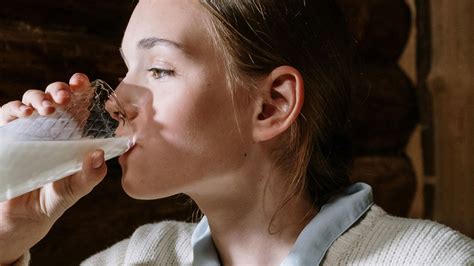 10 Tasty Dairy Alternatives & 10 Health Benefits of Non-Dairy Milk