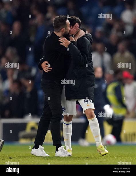 Brighton and Hove Albion manager Roberto De Zerbi and Facundo ...