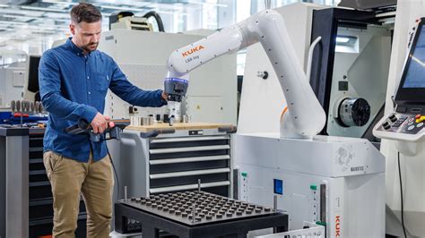 Machine loading with cobot | KUKA AG