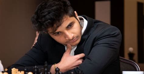Vidit Gujrathi looses but remains on top of the standings