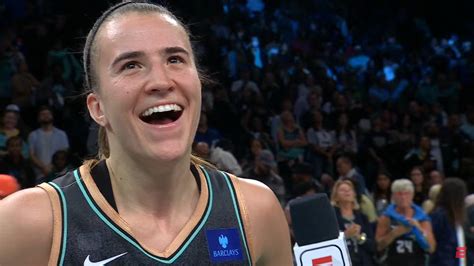 Les réactions Twitter après le shoot incroyable de Sabrina Ionescu