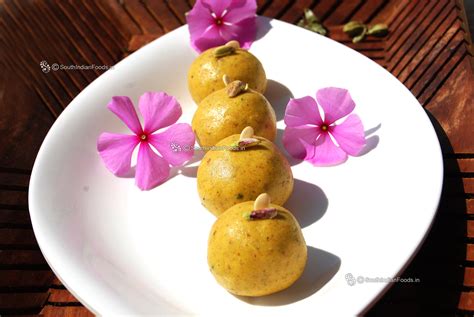 Besan ladoo | Kadalai maavu laddu-How to make-Step by step photos
