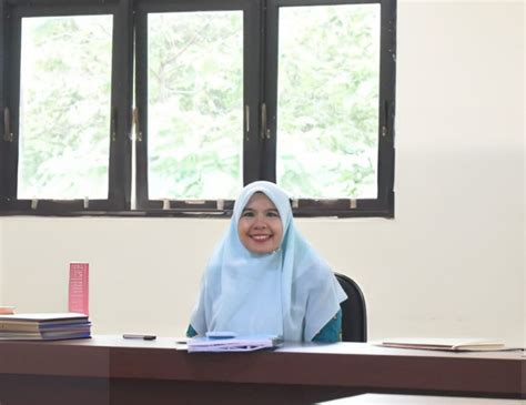 Melebarkan Sayap ke Ranah Global, Dr. Juni Wati Sri Rizki dan Peran ...