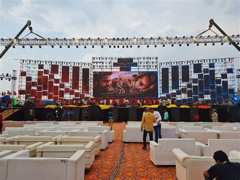 RRR स्टार Ram Charan और Jr NTR ने की Bahubali फेम SS Rajamouli की ...