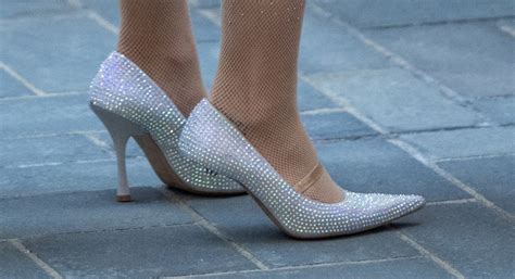 Zara Larsson Dances With Broken Heel on the 'Today' Show