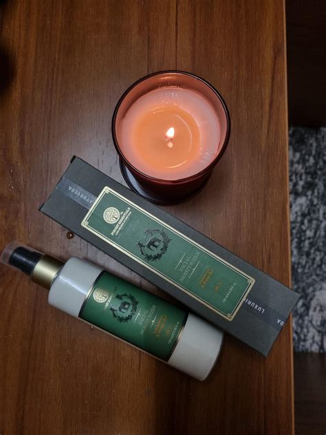 Forest Essentials Hydrating Facial Moisturiser Sandalwood & Orange Peel ...