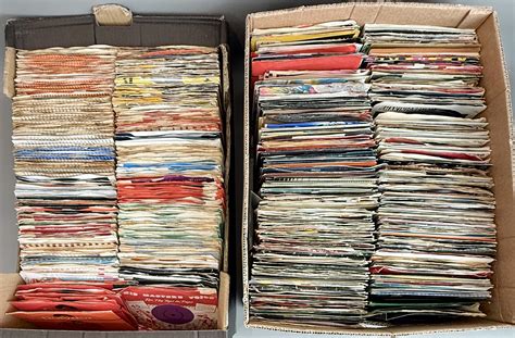 Vinyl records: a huge collection of approx. 500 x 7" singles / 45s ...