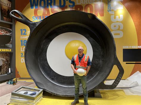 Worlds largest cast iron skillet. 12feet in diameter almost 7.5 tons ...