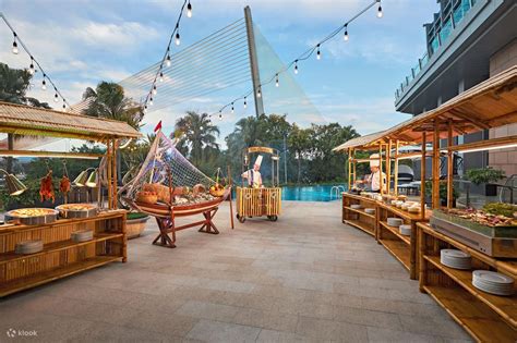 Friday BBQ Seafood Buffet At Grand Mercure Danang - Klook India