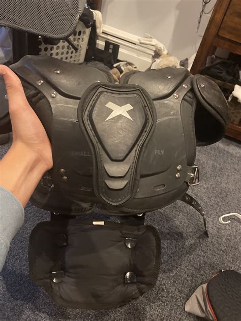 Youth Small Xenith Fly Shoulder Pads | SidelineSwap