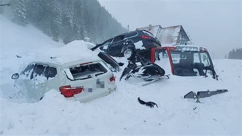 Dosar penal pentru înşelăciune în cazul turiștilor surprinși de avalanșă la Cabana Capra ⋆ ...