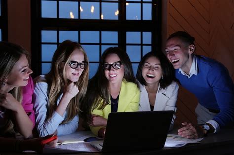 Free Pictures of Business People 的图像结果