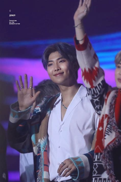 Pin von Cláudia auf BTS Group Board