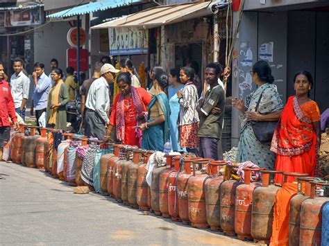 No address proof needed for 5-kg LPG cylinders; Centre eases access for ...
