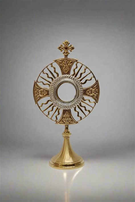 A Vessel of Majesty: The Model MON221 Gold-Plated Monstrance – Living Words
