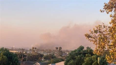 Brush fire sparks in Oxnard near golf course; voluntary evacuation ...