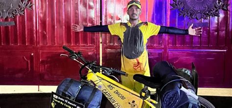 'Devotion or unemployment' MS Dhoni’s fan cycles 1200km from Delhi to ...