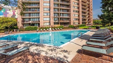 Crystal Place Apartments in Crystal City - 1801 Crystal Dr ...