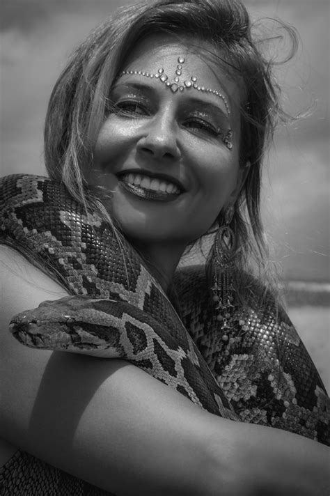 Python Snake Woman 的图像结果