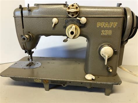 Vintage Pfaff 230 Sewing Machine