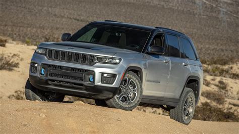 Jeep 4Xe Hybrid Vs. Electric: The Essential Comparison Guide