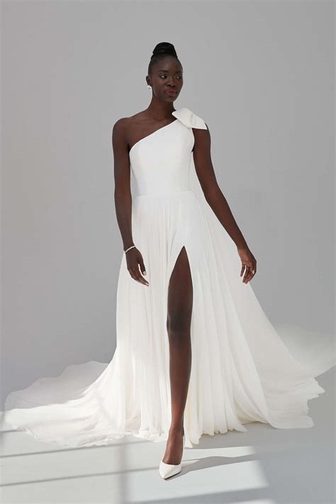 The 15 Best One-Shoulder Wedding Dresses of 2023