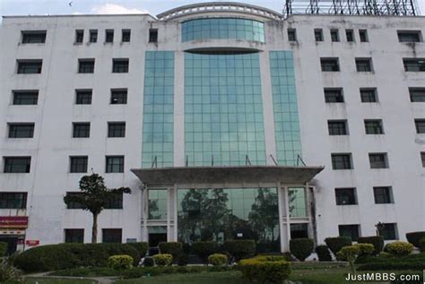 Teerthanker Mahaveer Medical College, Moradabad : Eligibility, Fee ...