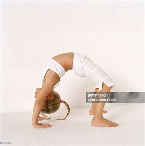 Meninas Backbend 的图像结果