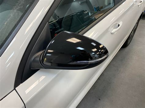 Hyundai i30 Fastback got window tint, rear light tint, black mirrors and hyundai logo ...