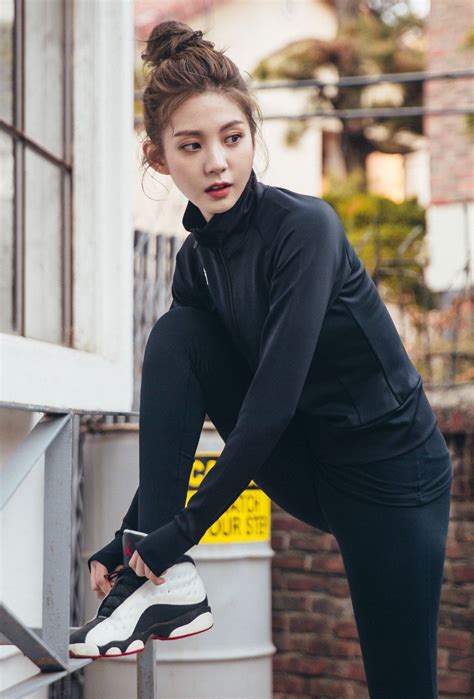 Lee Chae Dam (36 фото)