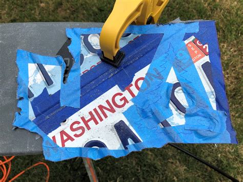 How to Make a Sign Using License Plates 的图像结果