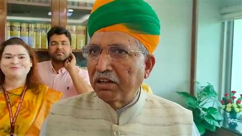 Rajasthan Politics: भाजपा प्रत्याशी अर्जुनराम मेघवाल की गाड़ी को कैम्पर ...