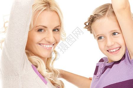 幸福母亲和子女母性微笑女性妈妈面孔金发女郎女孩家庭快乐孩子高清图片下载-正版图片321375219-摄图网