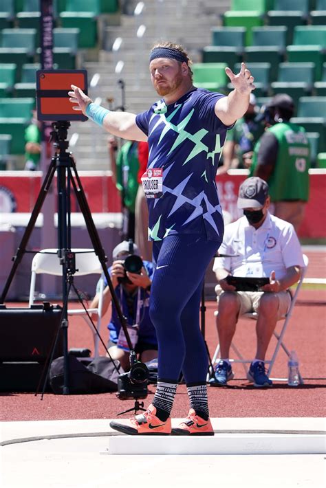 Athletics-American Ryan Crouser breaks shot put world record | Reuters