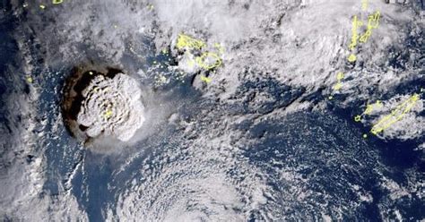 Tonga underwater volcanic eruption: Tsunami reaches Japan's Pacific ...