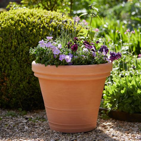 Eco Terra Large Plastic Terracotta Pot | 2 Sizes & Multipacks | Gardenesque