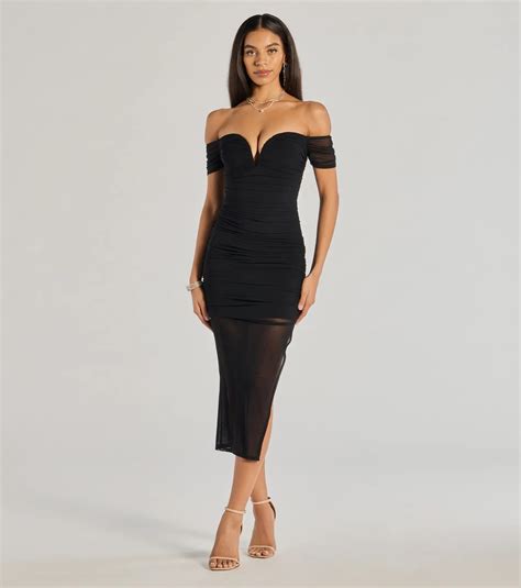 Off The Shoulder Prom Gowns & Windsor