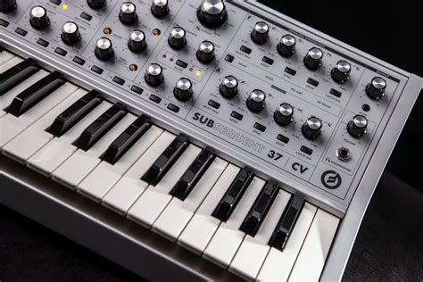 Synthesizer Music 的图像结果