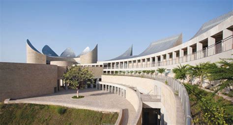 Moshe Safdie | FCML Design Initiative