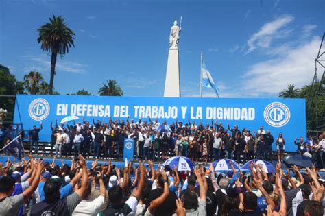 Argentina. Decenas de miles de trabajadores y trabajadoras repudiaron ...
