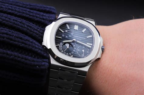 How Power Reserve Indicators are Calibrated During Manufacturing