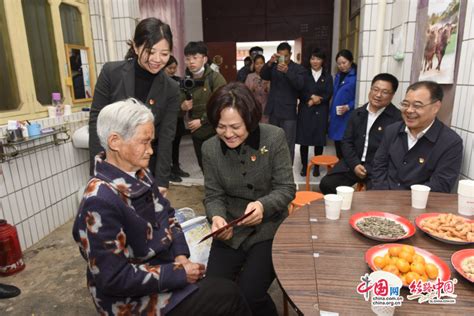 陕西省妇联：为老党员提供更加亲情化保障服务 - 丝路中国 - 中国网