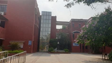 UPS Education starts certificate courses on psychology, mental health ...