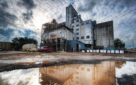 White Background Wallpaper of Industry 的图像结果