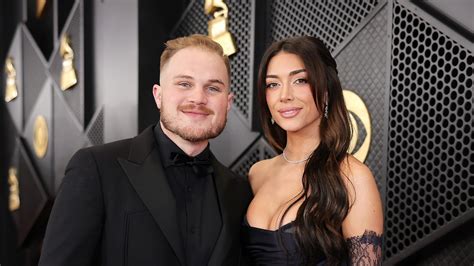 Zach Bryan, Brianna LaPaglia Make Red Carpet Debut at 2024 Grammys | Us ...