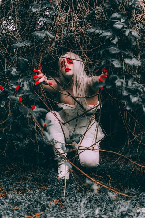 Women+Bending+Over+In+Thong+Bikini Photos, Download The BEST Free Women ...