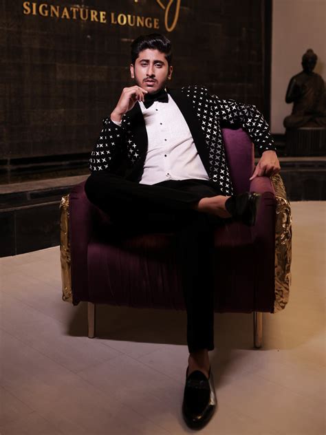 Daniel Black Tuxedo – Dulhe Raja